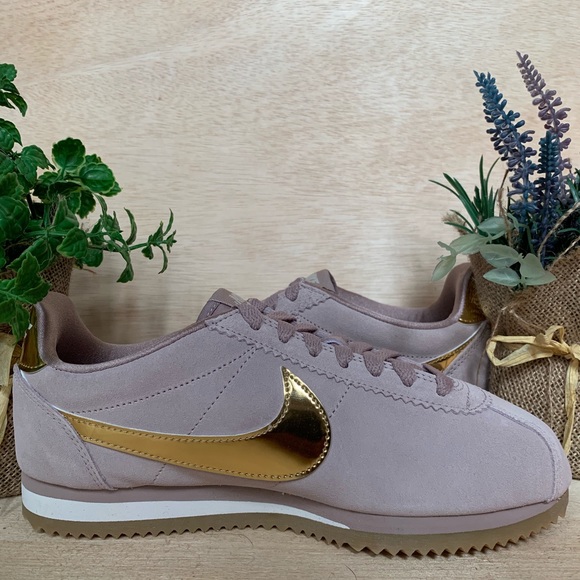 Nike Classic Cortez SE - Picture 5 of 8